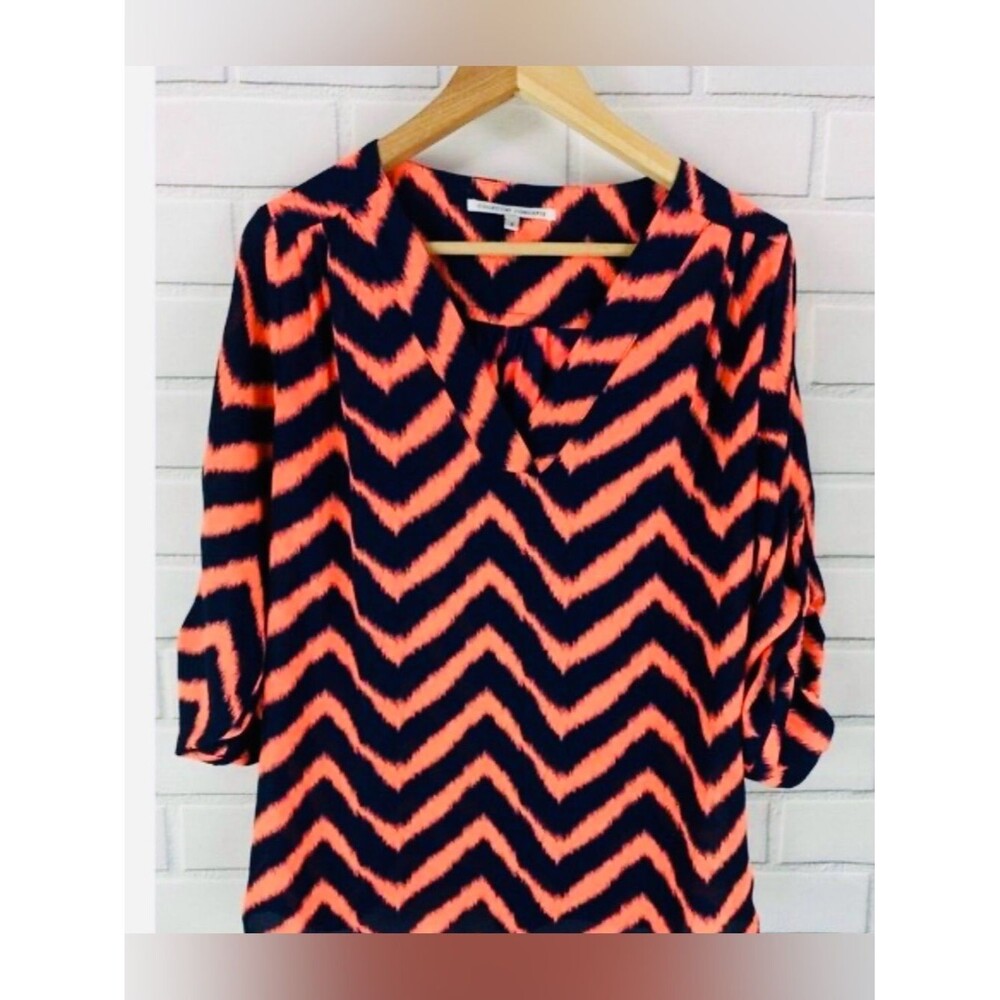 #2046*Collective Concepts Women's Black and Coral Chevron Blouse